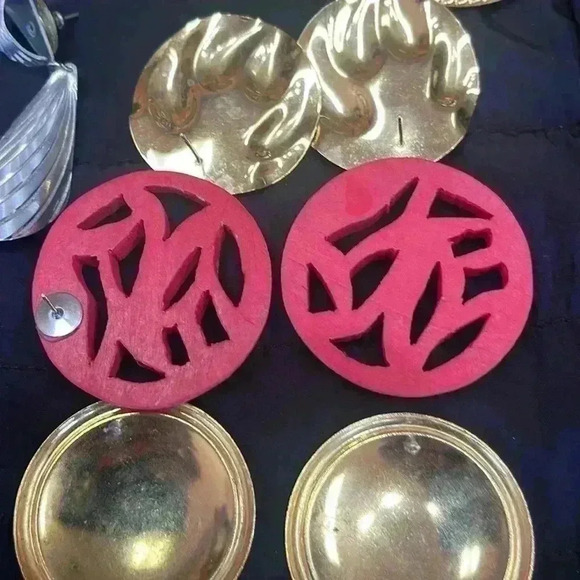 Vintage earring lot. These are amazing! - Picture 7 of 7